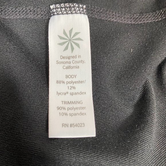 Athleta 2 in 1 Skirted Leggings Capri Medium - Picture 7 of 8